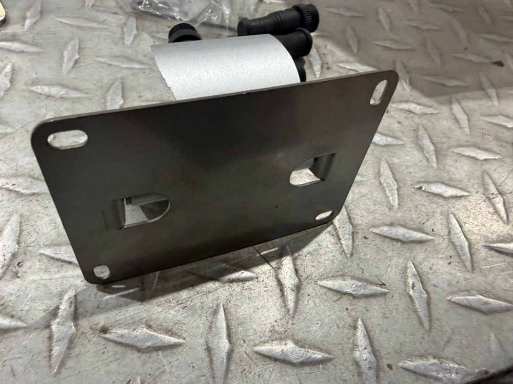 6 Mounting Bracket & Accessories