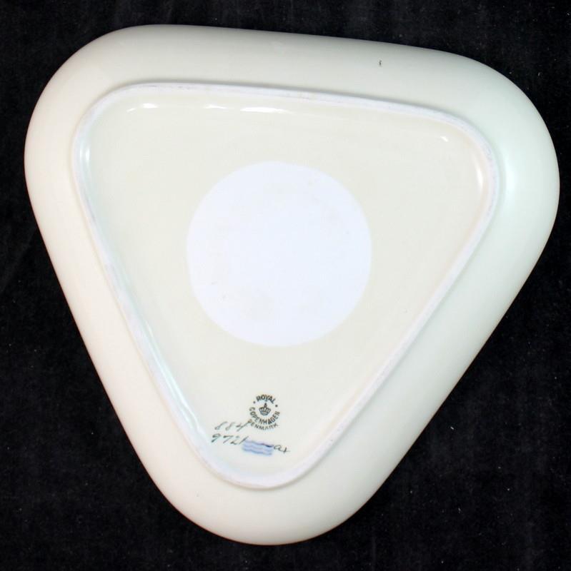 Royal Copenhagen Quaking Grass Triangle Cake Plate 9721 884