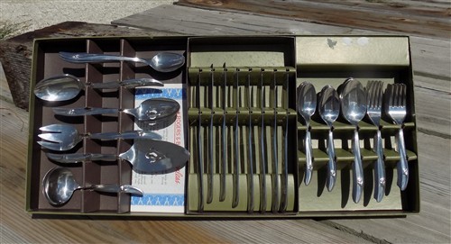 Rogers & Bro, Stainless Silverware, Set 61 Pieces, Caprice Flatware Tableware