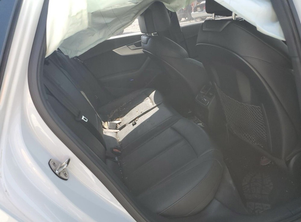 2017-2019 AUDI A4 RIGHT PASSENGER SIDE DASH LOWER KNEE MOUNT BRACKET PANEL