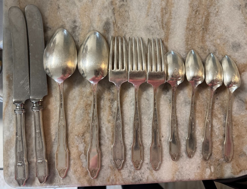 Adelphi Silverplate 1920 Oneida Silver Heirloom 11pc set