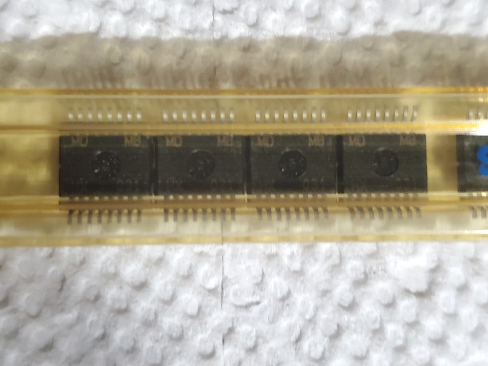 Maxim MAX3221CAE Integrated Circuit RS-232 Interface