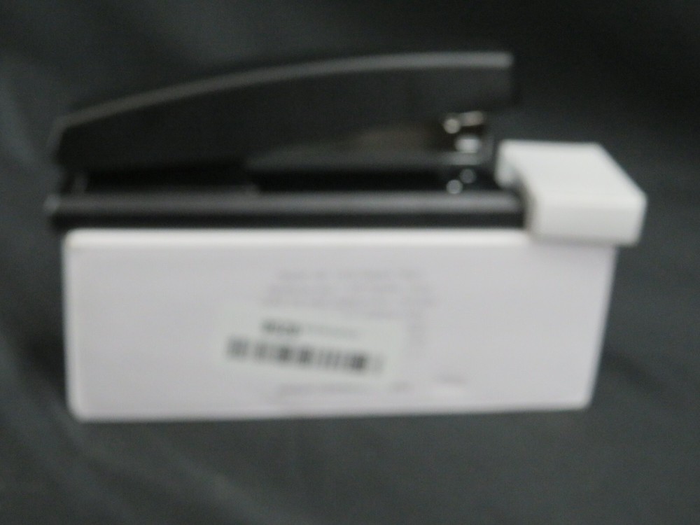 Amazon Basics Stapler 1000 Staples Heavy Duty