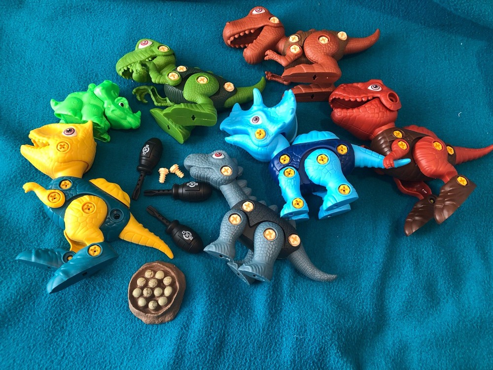 Take Apart 6 Dinosaur Set With Interlocking Play Set Plants Rocks Screws Tools.