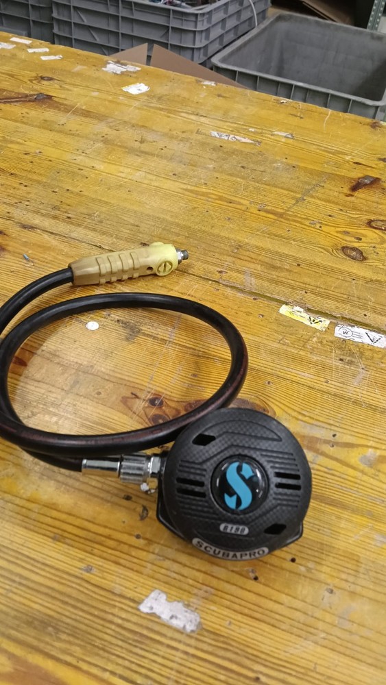 Scubapro R190 dispenser for overhaul