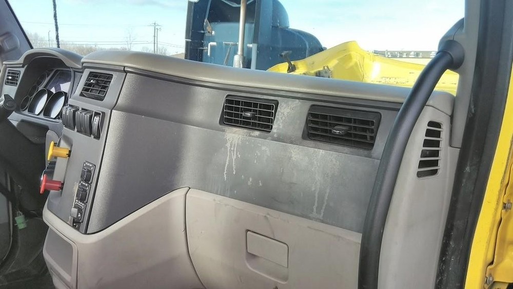 Replaces 2019 PETERBILT 579 CAB , OH
