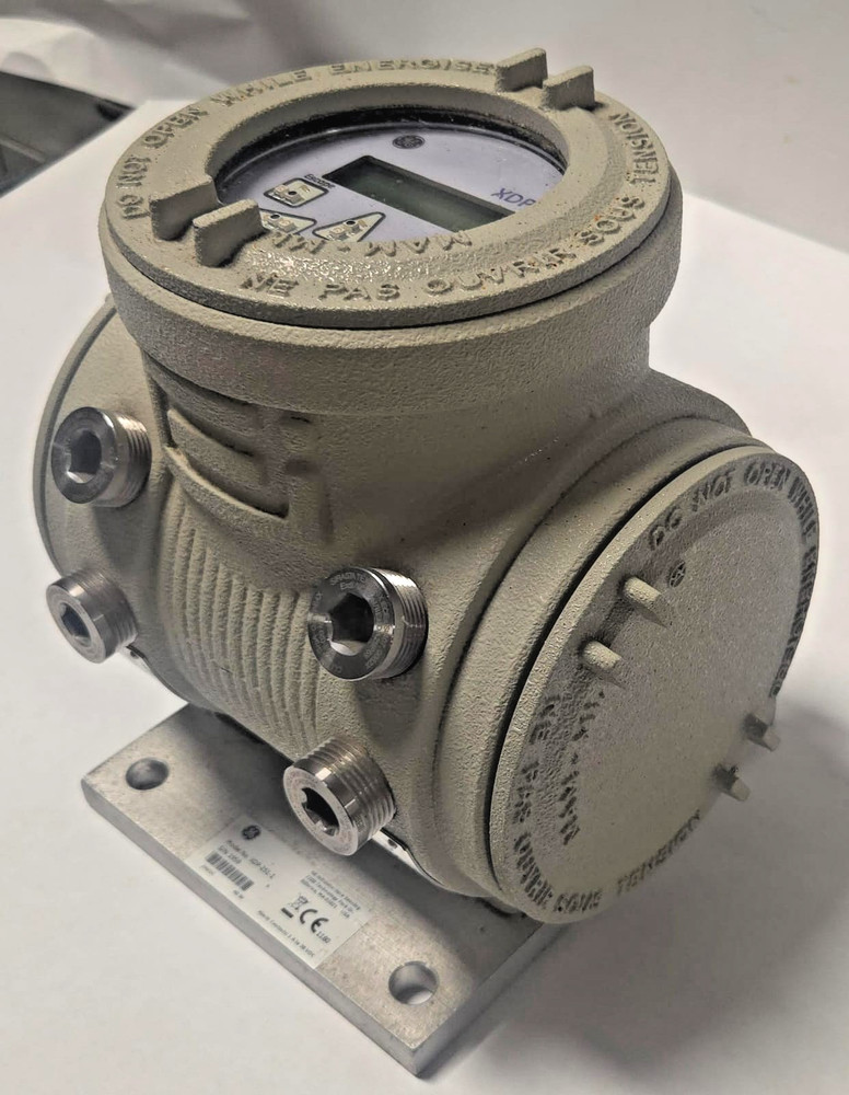 GE XDP-251-1 Explosion Proof Gas Analyzer Transmitter LCD Display 24 VDC 40 W