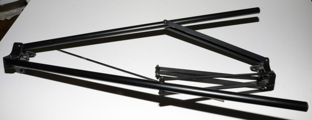 Light Stand Tripod - DAMAGED PARTS ONLY