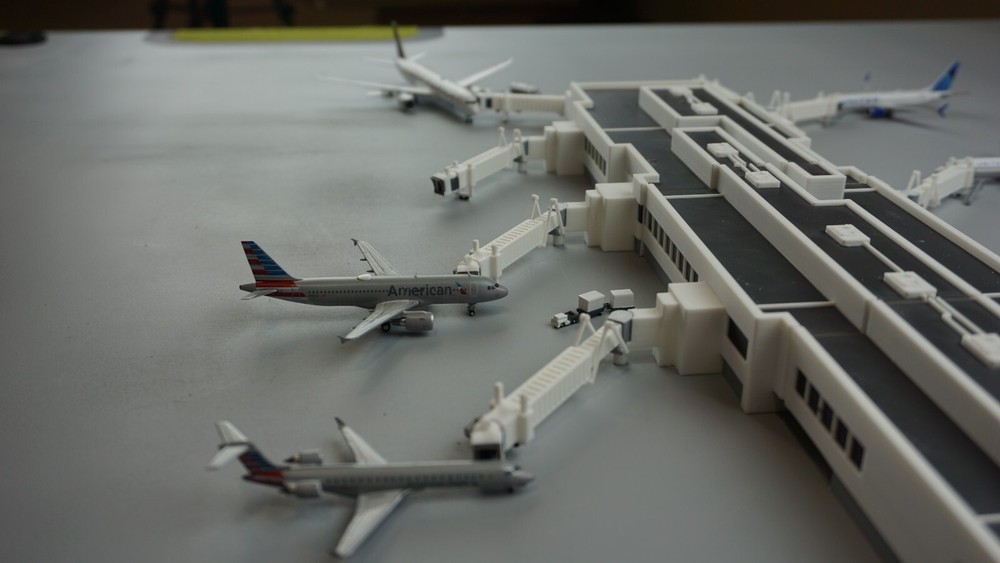 1:400 Model Airport Terminal | Concourse | Clipper Models