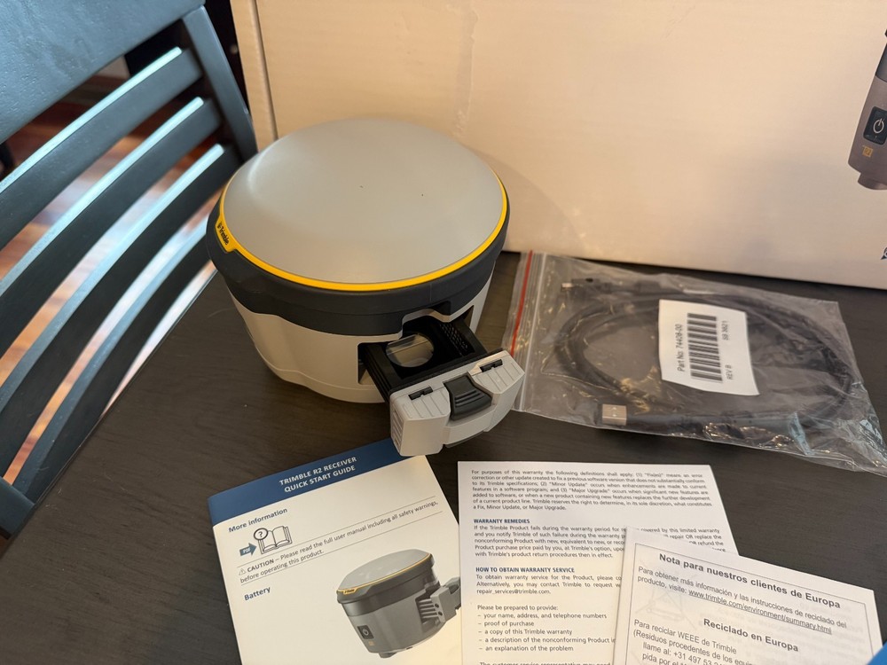 Trimble R2 Receiver, Centimeter (CM) Mode Configuration, Battery & Charger