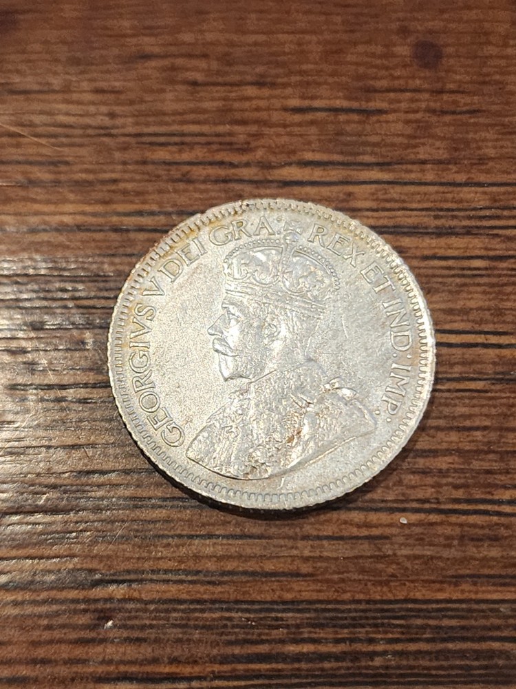 1929 Canada 10 Cents Silver Coin