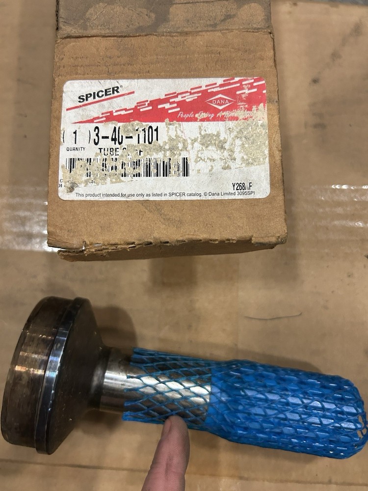 Spicer 3-40-1101 STUB SHAFT