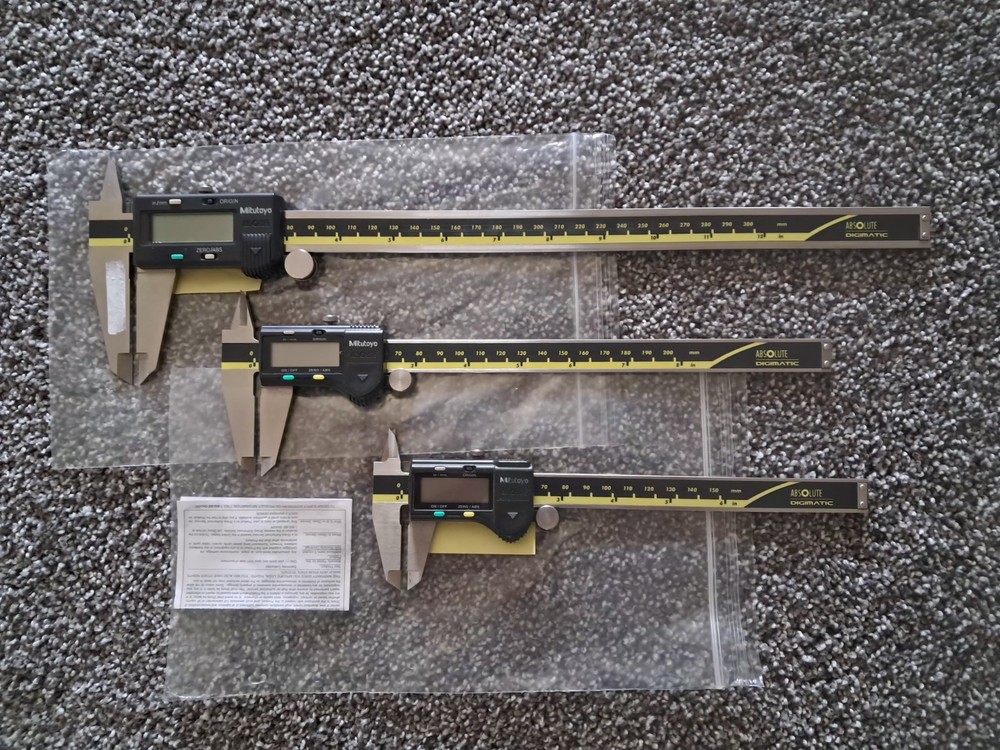 Mitutoyo Absolute Digimatic Digital Calipers Set 0-300mm Range 3 Pieces