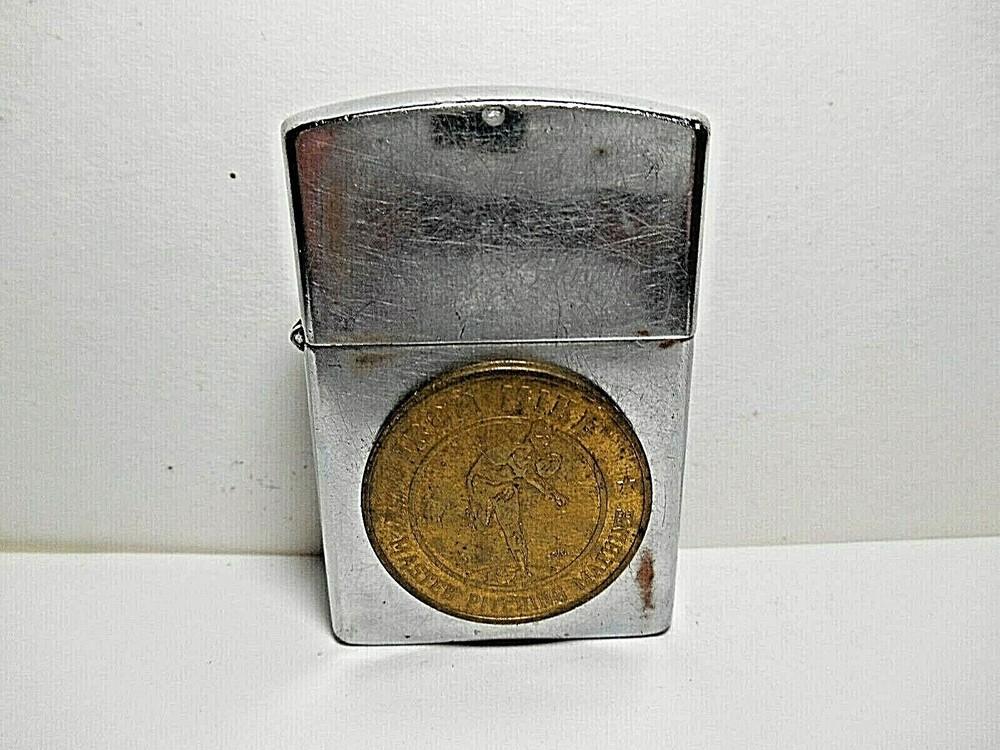 VINTAGE RONSON WIND II CIGARETTE LIGHTER IRON MIKE MASTER PITCHING MACHINE COIN
