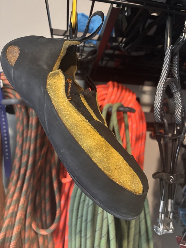 Unparalleled UpMoccs Size 10