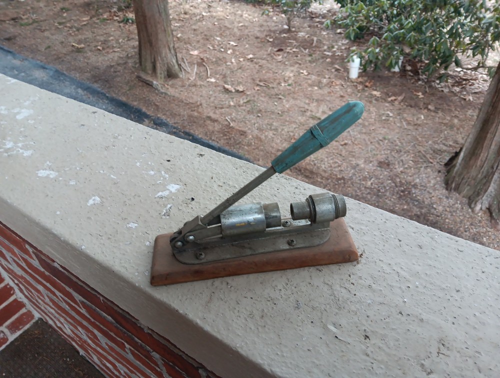 VINTAGE PECAN CRACKER NUT CRACKER