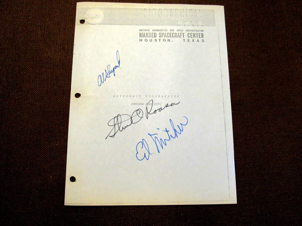 STUART ROOSA ALAN SHEPARD E MITCHELL APOLLO 14 CREW SIGNED BIO DATA PAGE ZARELLI