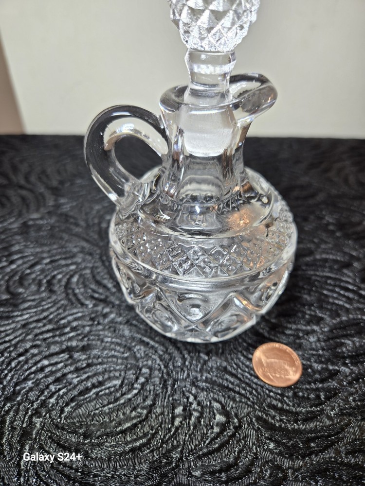 Clear Glass Pressed Diamond Pattern Round Cruet Set Decorative Glossy Finish