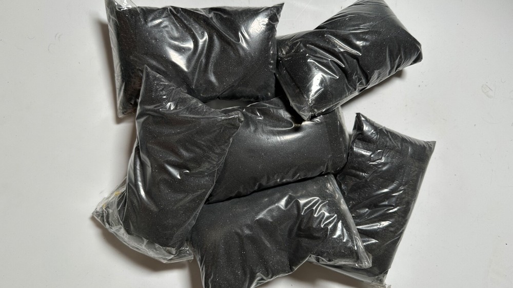 x1 Colored Sand 2lb per bag BLACK