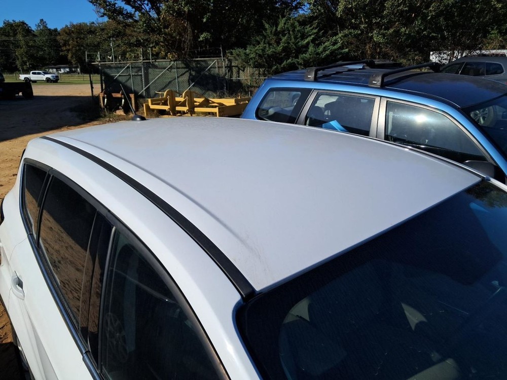ESCAPE 2017 Glove Box 4813419