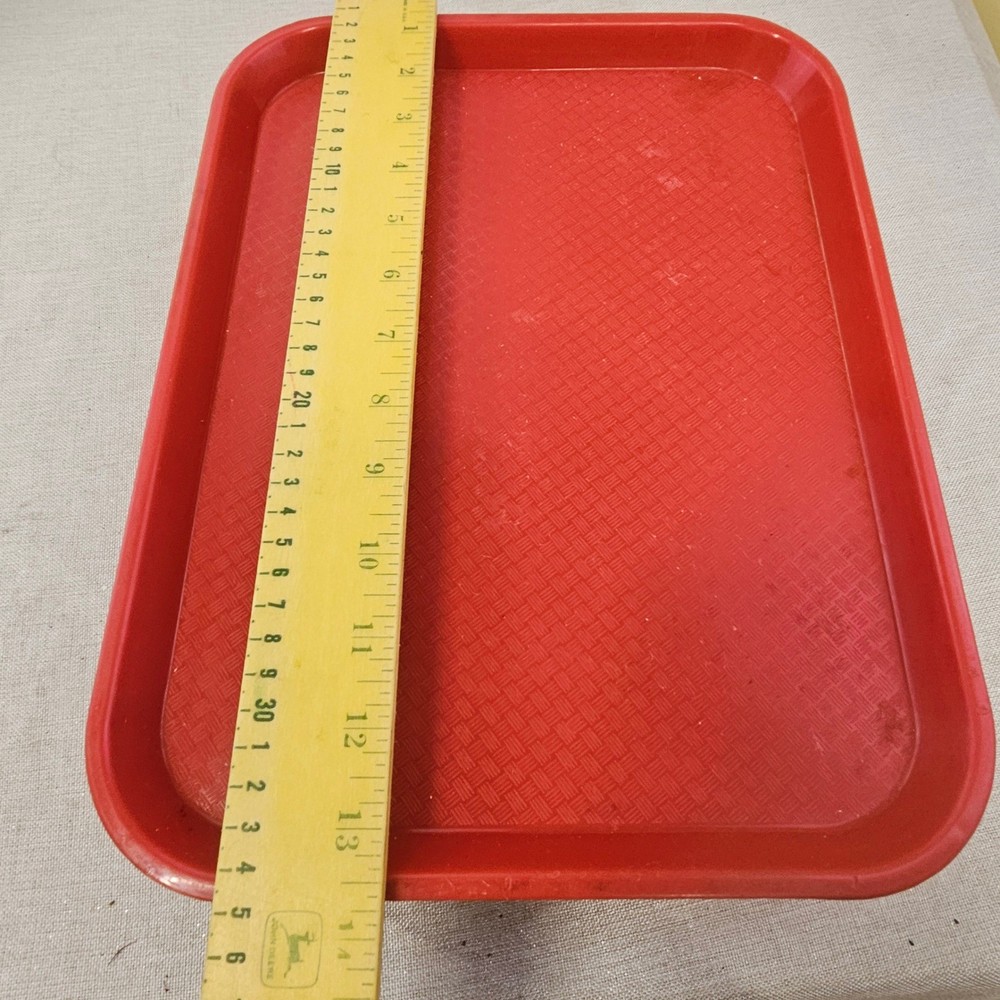13- Red Thunder Group Polypropylene Serving Trays PLFFT1014RD 10 1/2"×13 5/8"