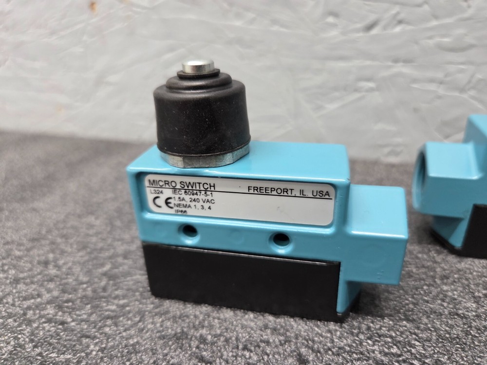 Lot of 2 - Micro Switch BZE6-2RN194 Limit Switch