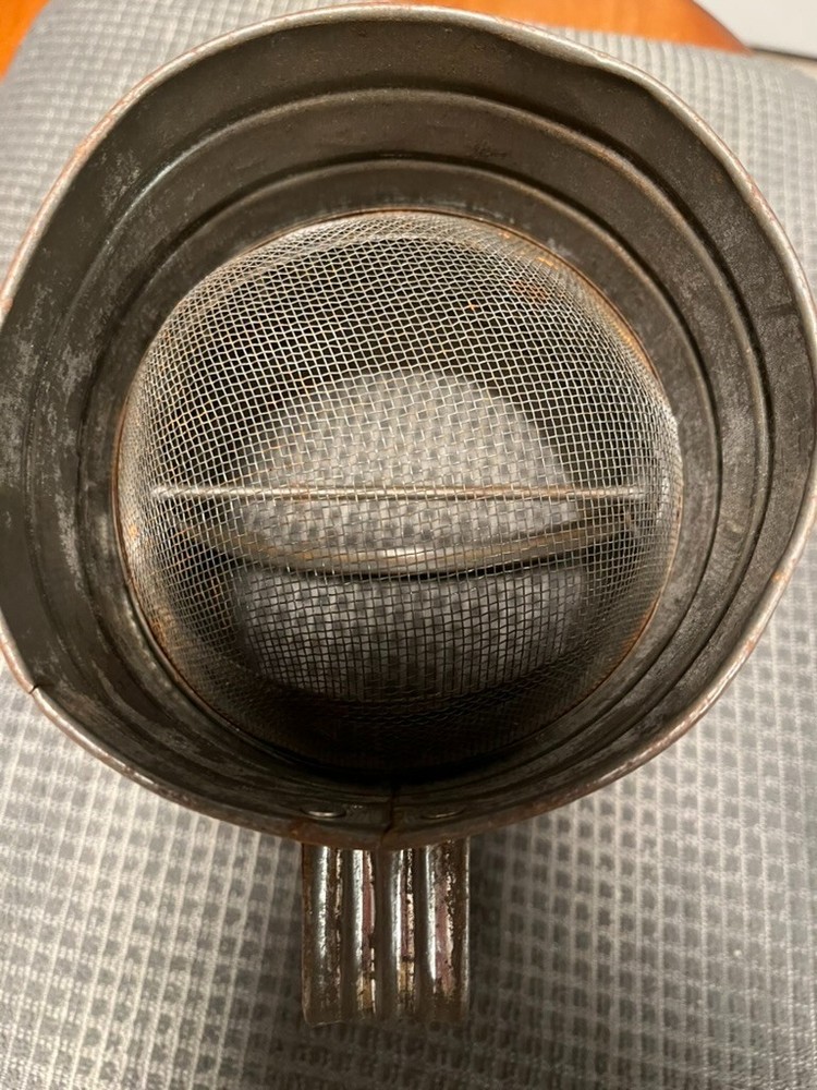 Vintage Standard flour sifter 4 cup capacity