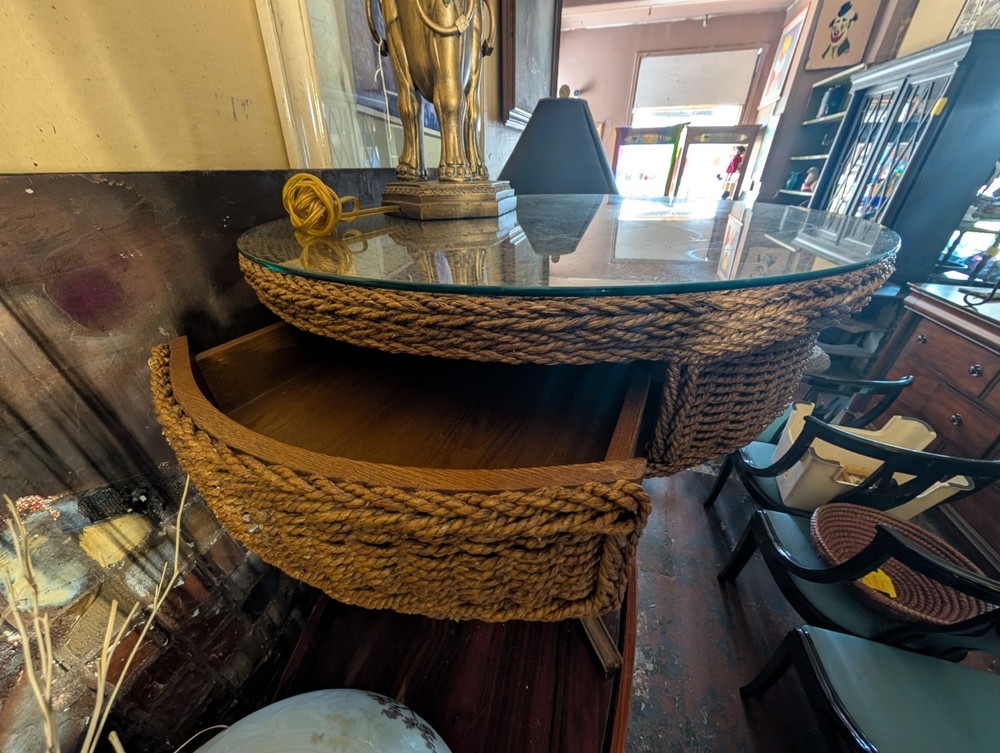 Wicker Queen Ann table