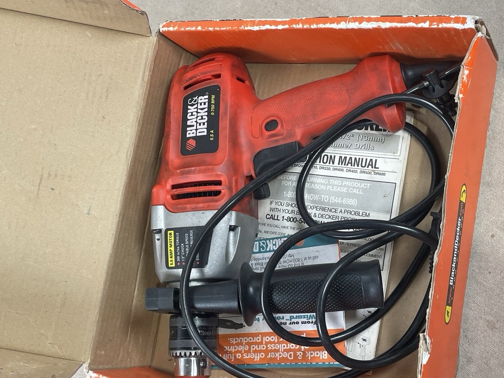 Black & Decker DR500 1/2" 120v 5.5amp Variable Speed Reversable Drill