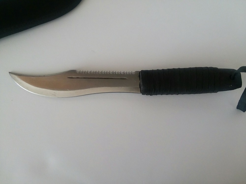 Hunting knife with sheath