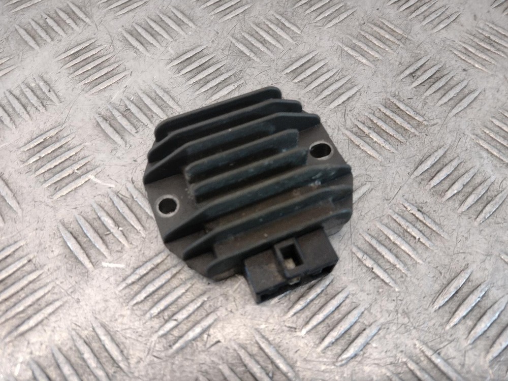 2001 YAMAHA XJ 600  RECTIFIER REGULATOR