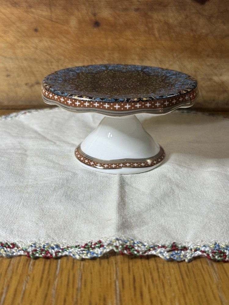 Mini Cake Stand Graces Teaware
