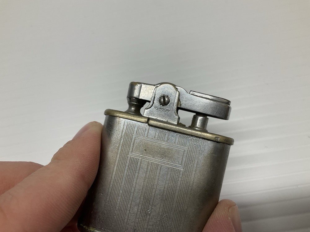 Vintage Ronson Whirlwind Refillable Cigarette Lighter