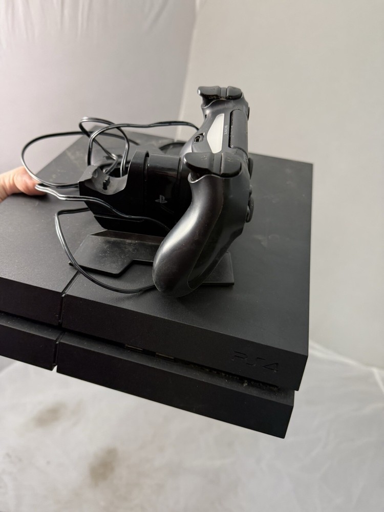 PS4 With Controller And Charging Stand (NO POWER CORD)