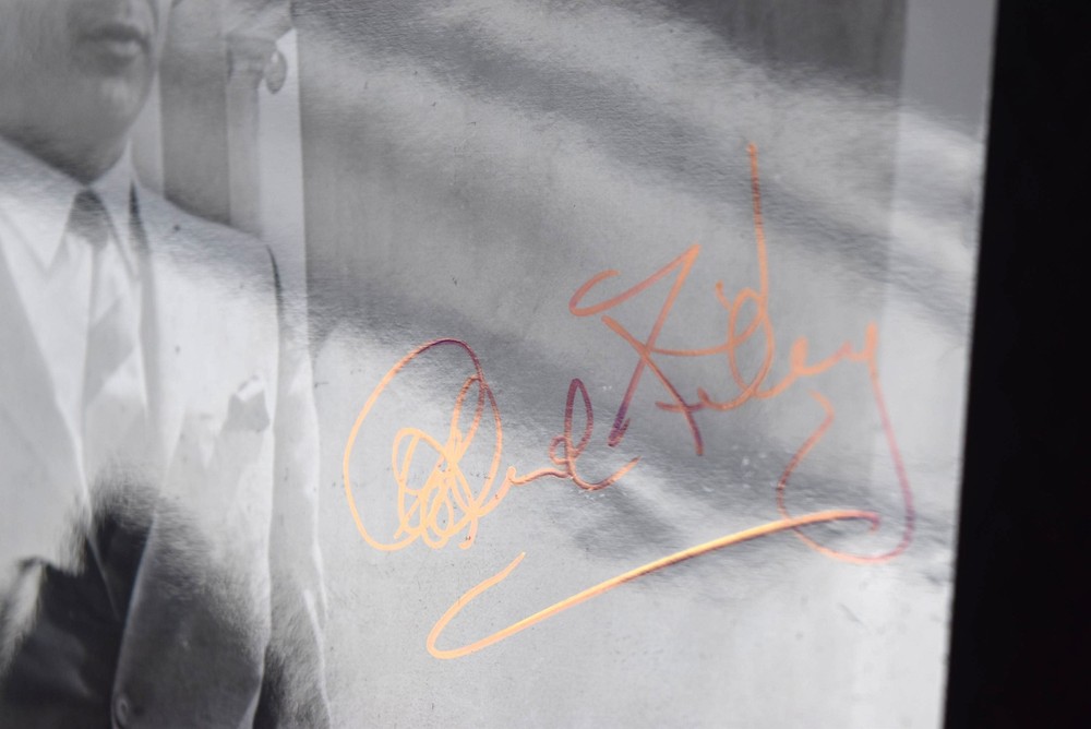 Richard Kiley (Pendulum) Hand Signed Photo 8"X10"