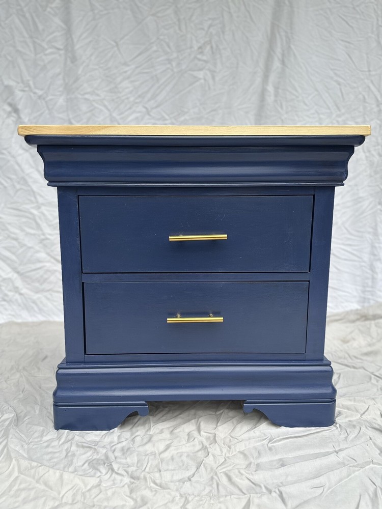 solid wood nightstand set of 2