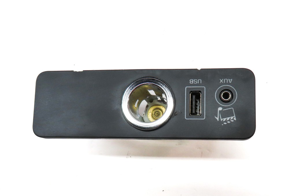 2014 RANGE ROVER SPORT (L494) AUXILIARY AUX USB PLUG JACK w/ 12V SOCKET PANEL