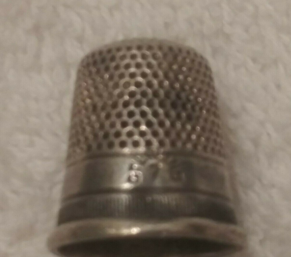 Antique Thimble, Sterling 7, Silver, Sewing, simple design .