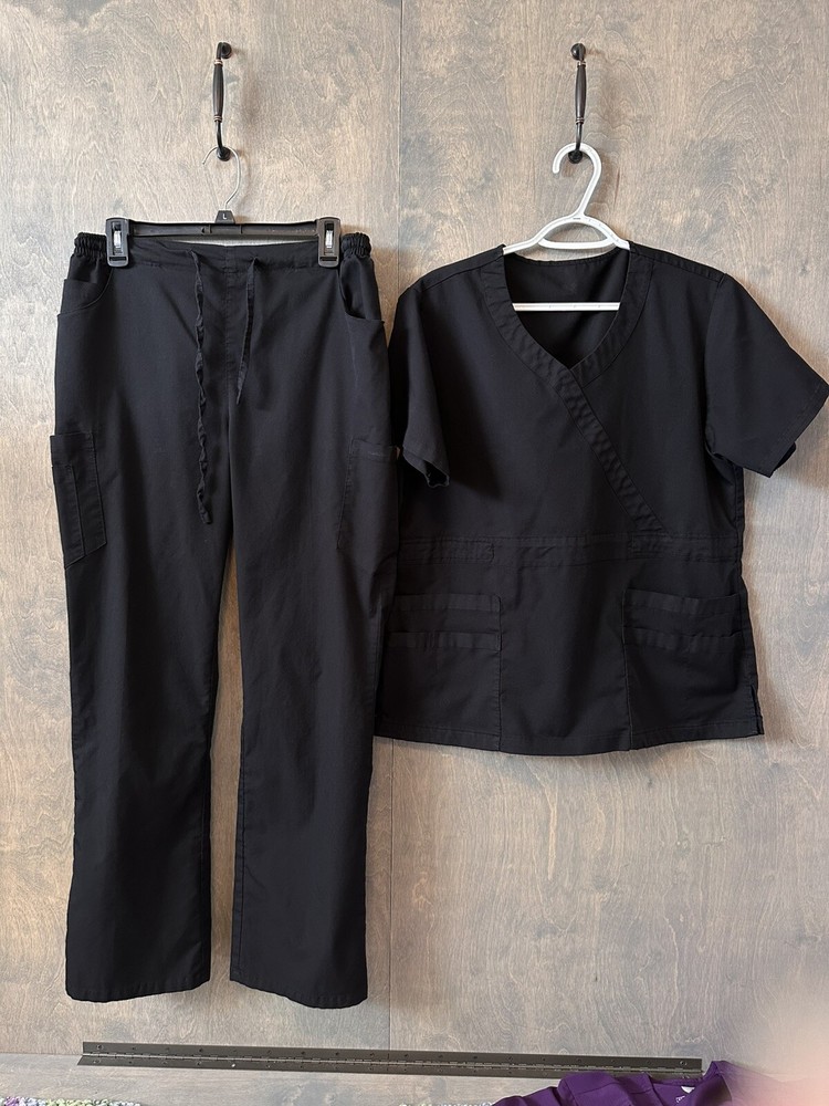 Black Women’s Scrub Set