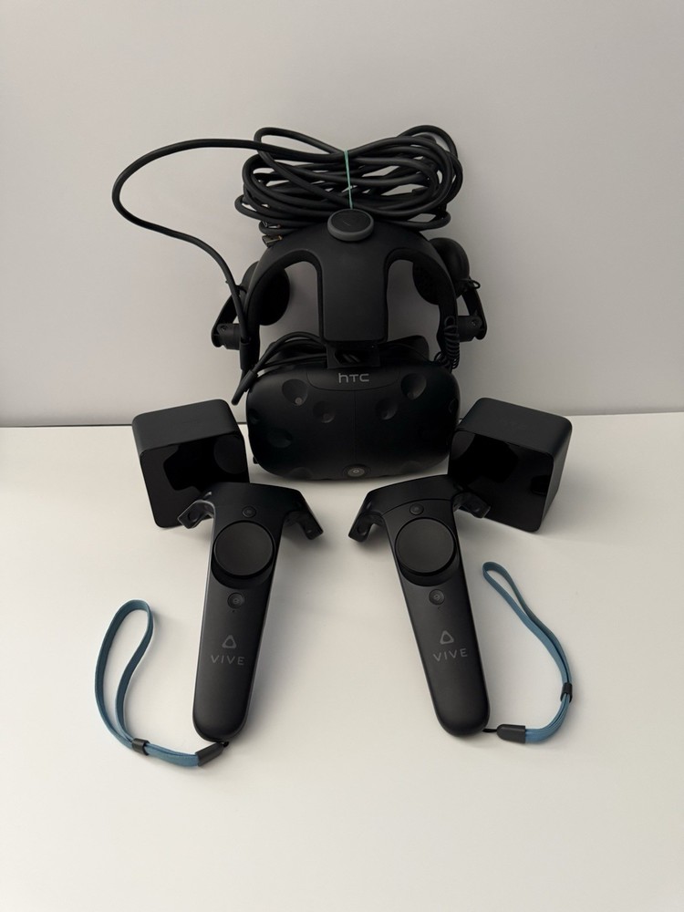 HTC Vive VR Headset Complete Set Full Kit System Virtual Reality - READY TO USE