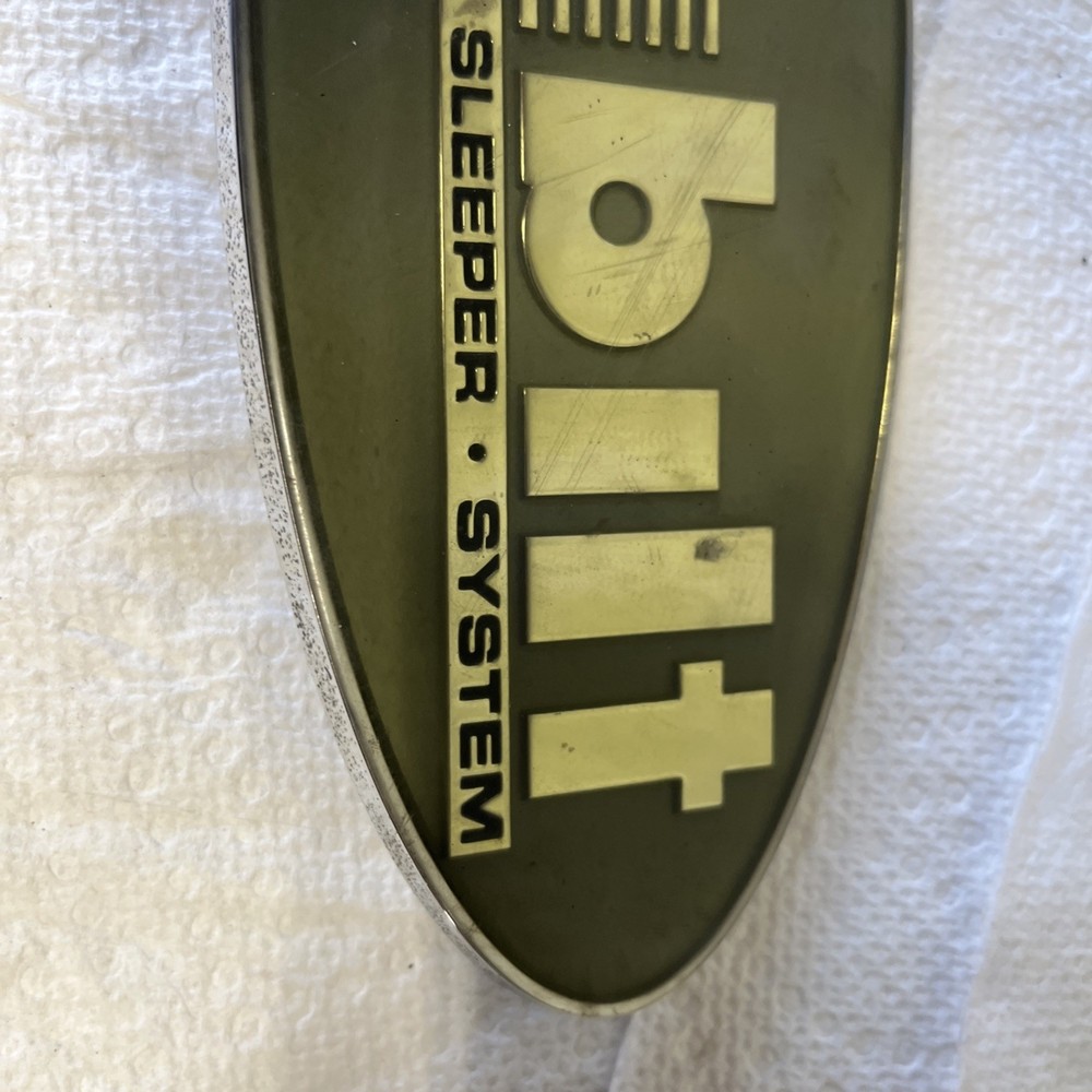 Unibilt Peterbilt Cab Sleeper System Emblem Metal Used E4