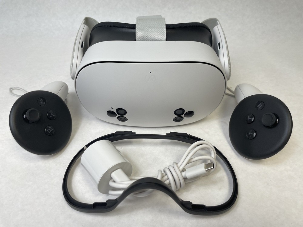 Meta Quest 3S VR Headset 256GB W/Hand Controllers