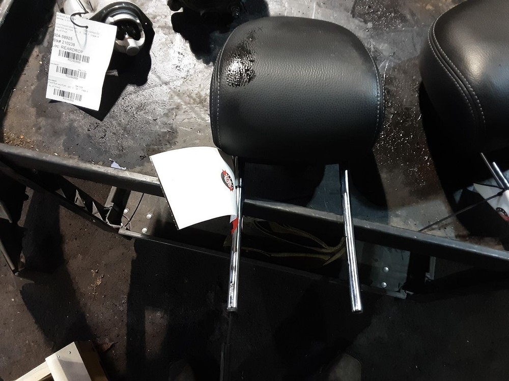 SORENTO 2015 Headrest 2450006