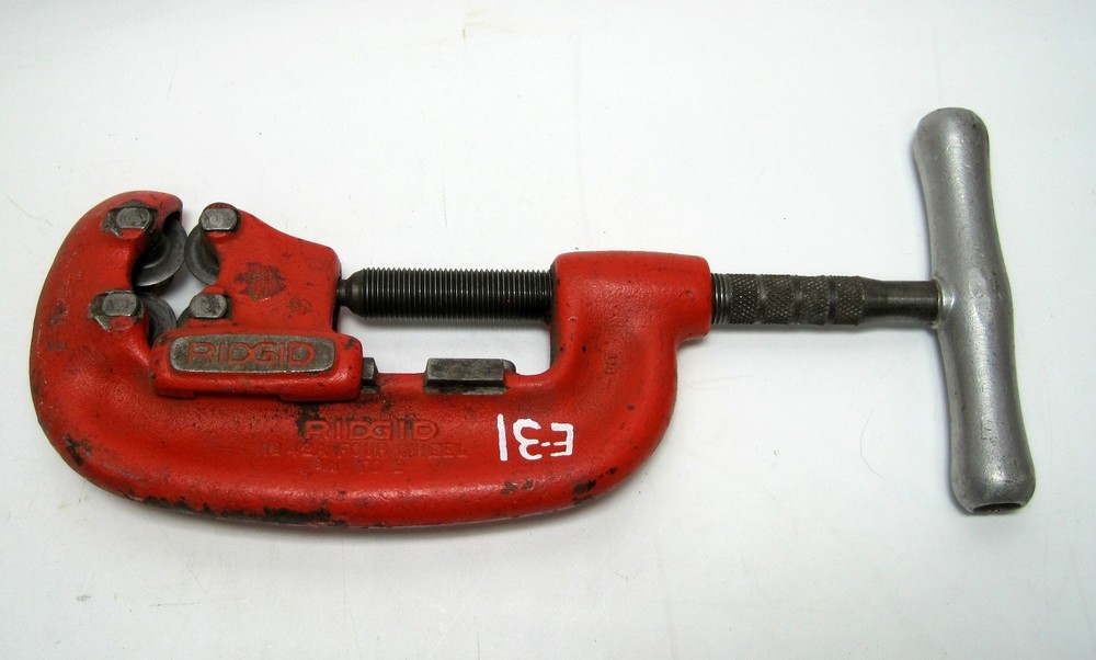RIDGID  NO 42-A FOUR WHEEL PIPE CUTTER NICE!