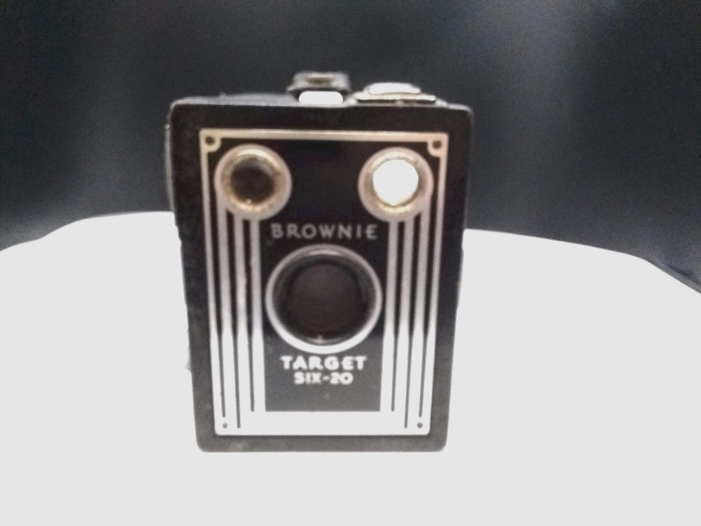 Kodak Brownie Target Six-20 Camera w/ Case – Untested