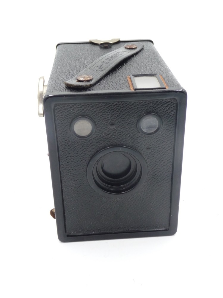 Agfa Ansco B2 Cadet box camera with partial box
