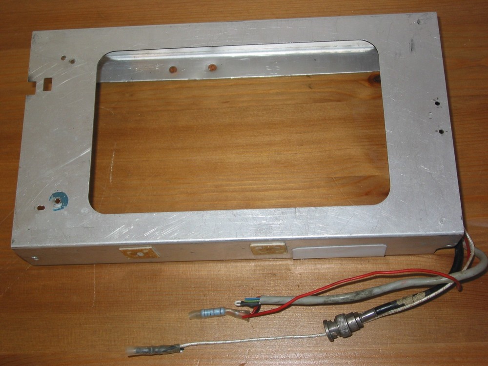 NARCO COM-120 RADIO TRAY COMPLETE WITH CONNECTOR !! GOOD WORCING COM 120 RACK !!