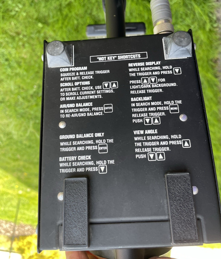 Whites DFX 300 Metal Detector.