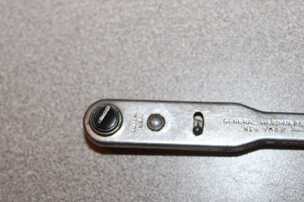 Vintage General Tools Ratcheting Offset Screwdriver #807 USA