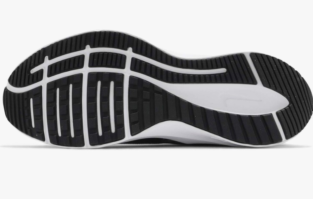 Size 9 - Nike Quest 3 Shield Black Metallic Silver